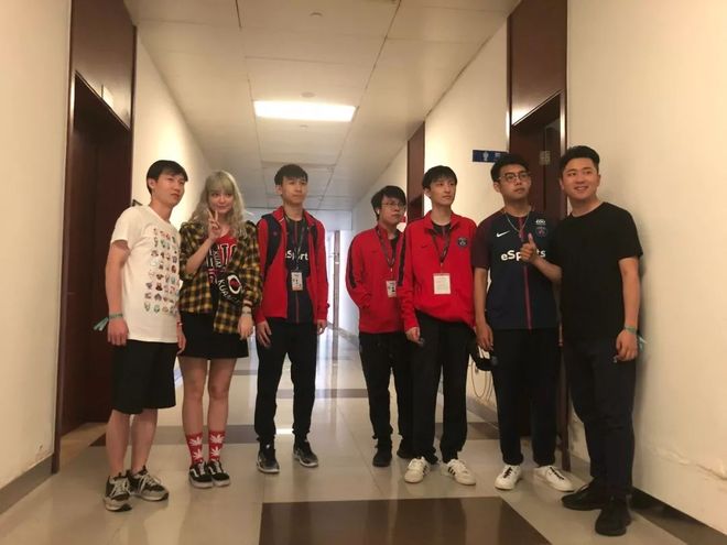 与球迷共识 与球迷共识